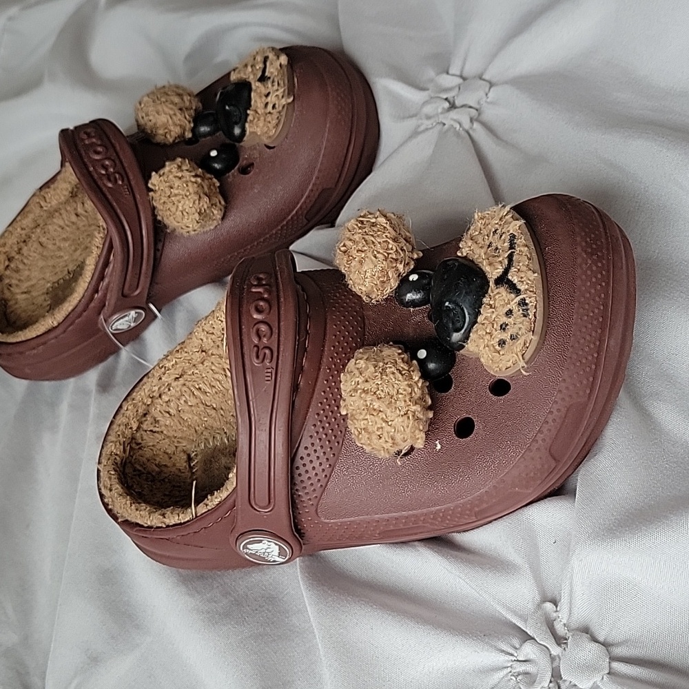 CROCS Kids Brown Fuzzy-Lined Clog with Puppy Charm